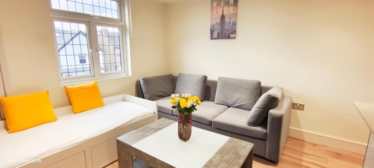 First Floor Flat 1 Northwood Apartment ลอนดอน ภายนอก รูปภาพ