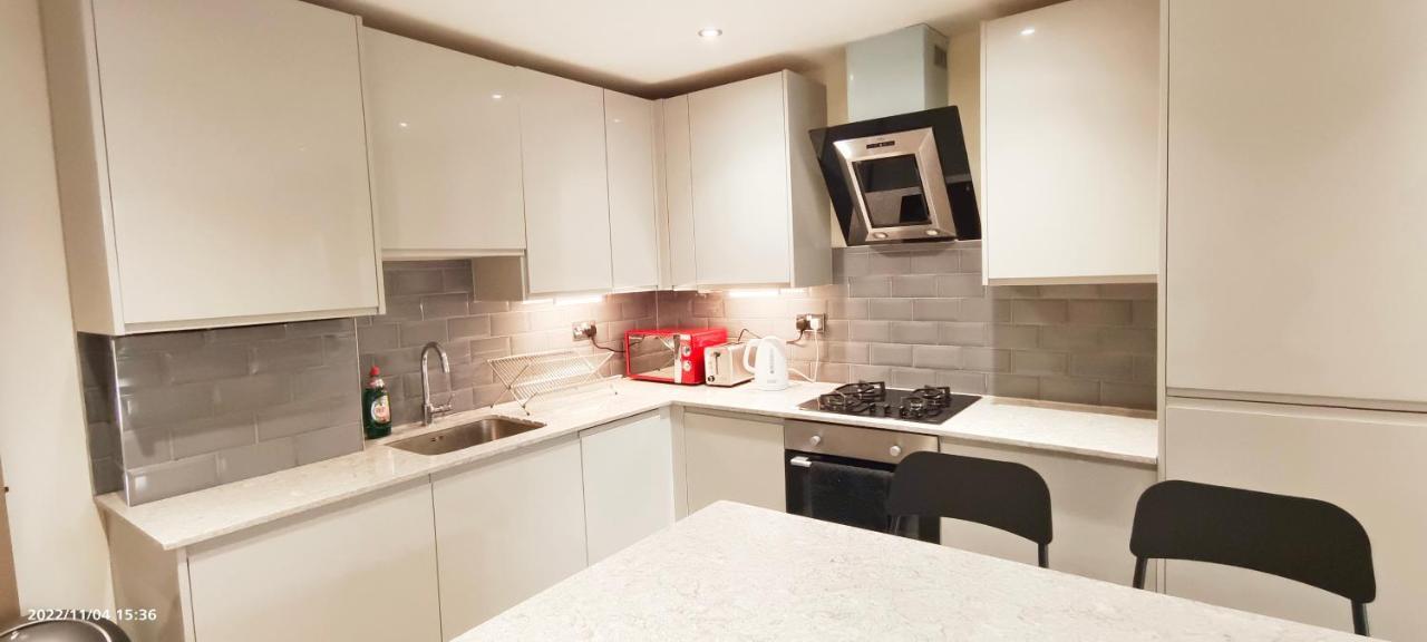 First Floor Flat 1 Northwood Apartment ลอนดอน ภายนอก รูปภาพ