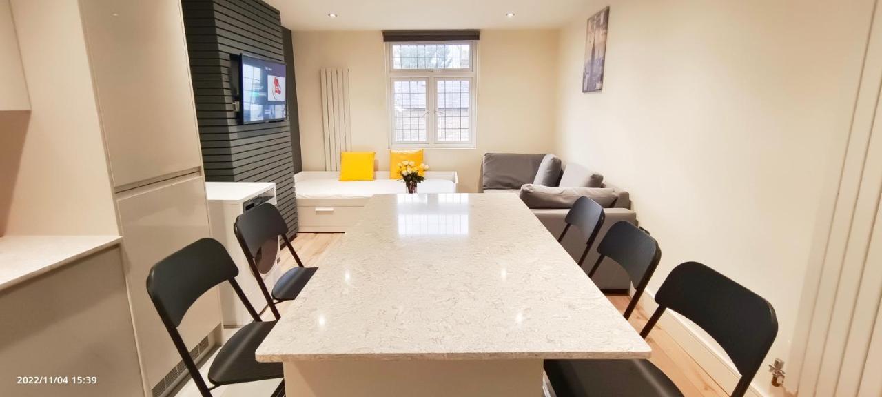 First Floor Flat 1 Northwood Apartment ลอนดอน ภายนอก รูปภาพ