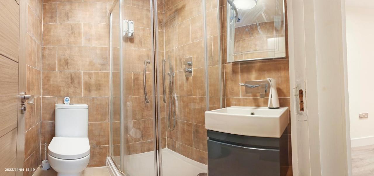 First Floor Flat 1 Northwood Apartment ลอนดอน ภายนอก รูปภาพ